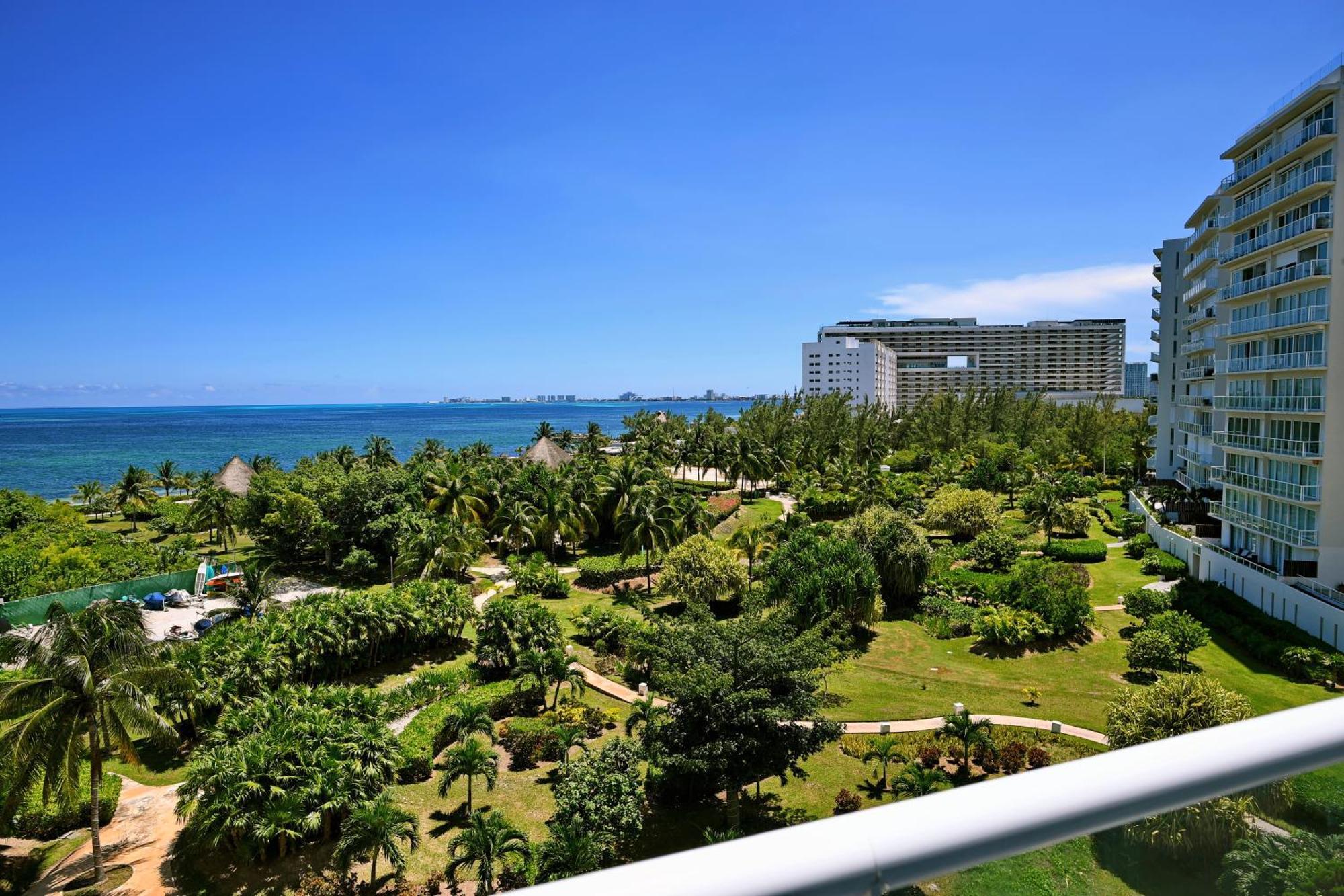 Beachfront Apartment Blue Vista Cancún Buitenkant foto